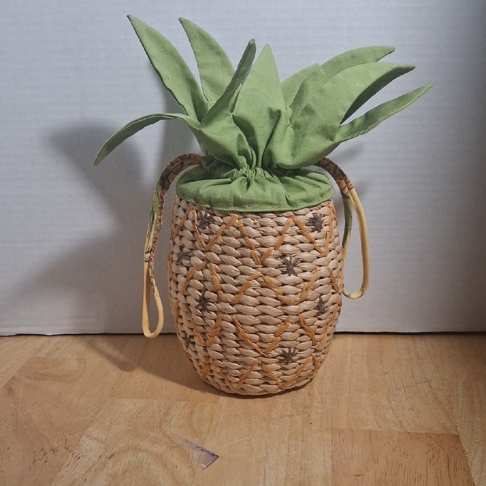 Gymboree Green and Tan Woven Basket Accents